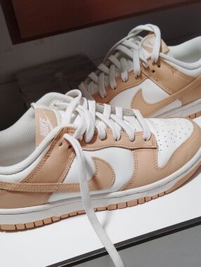 Nike Low-Top Sneakers in White & Beige